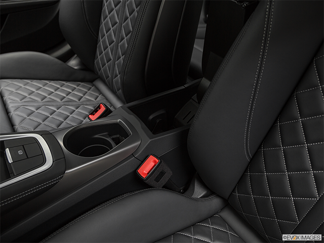2018 Audi TTS | Front center divider