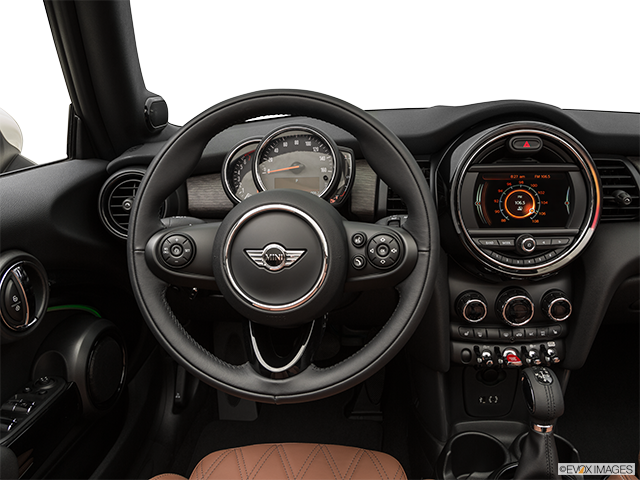 2018 MINI Cooper | Steering wheel/Center Console