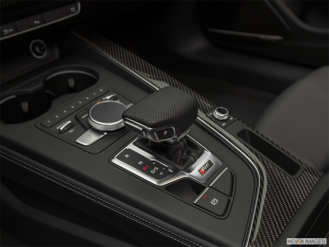 2018 Audi RS5 | Gear shifter/center console