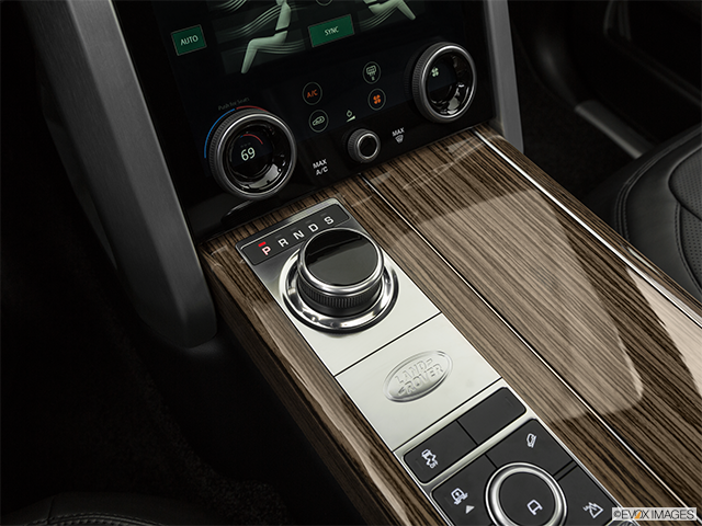 2018 Land Rover Range Rover | Gear shifter/center console