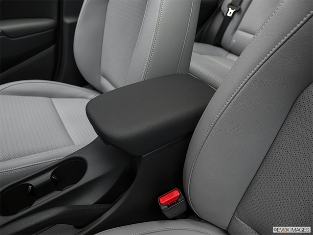 2018 Hyundai Kona | Front center console with closed lid, from driver’s side looking down