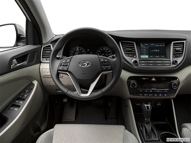 2018 Hyundai Tucson | Steering wheel/Center Console