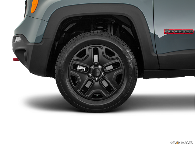 2018 Jeep Renegade | Front Drivers side wheel at profile