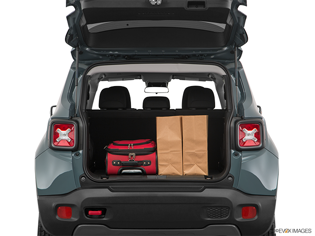2018 Jeep Renegade | Trunk props