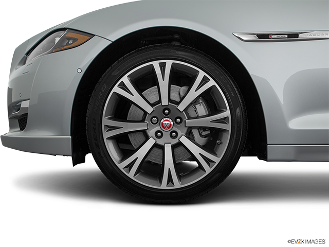 2018 Jaguar XJ | Front Drivers side wheel at profile