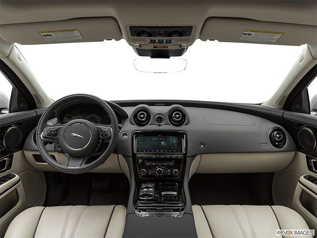 2018 Jaguar XJ | Centered wide dash shot