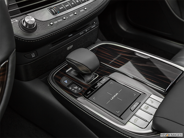 2018 Lexus LS 500L AWD | Gear shifter/center console