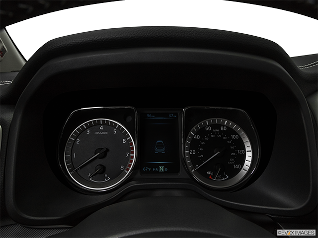 2018 Nissan Titan XD | Speedometer/tachometer