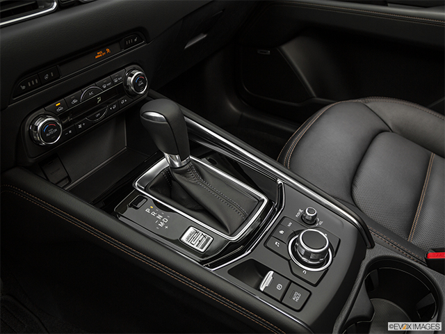 2018 Mazda CX-5 | Gear shifter/center console