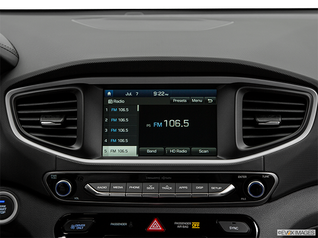 2018 Hyundai IONIQ Electric Plus | Closeup of radio head unit