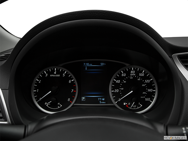 2018 Nissan Sentra | Speedometer/tachometer