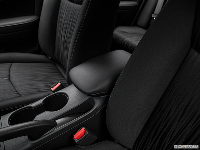 2018 Nissan Sentra | Front center console with closed lid, from driver’s side looking down