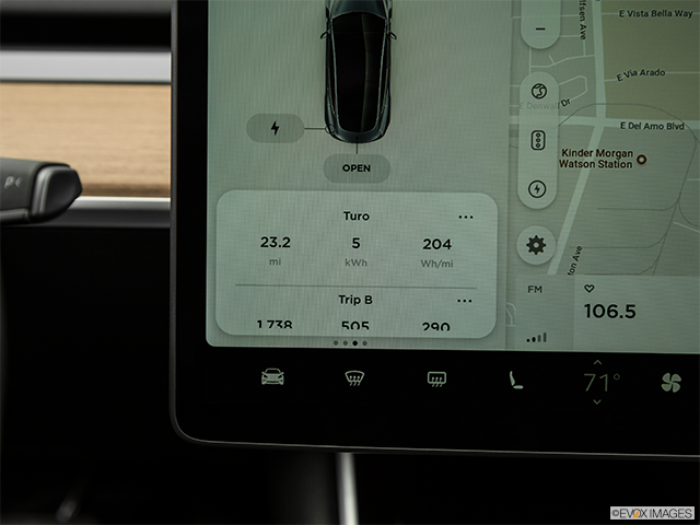 2017 Tesla Model 3 | Speedometer/tachometer