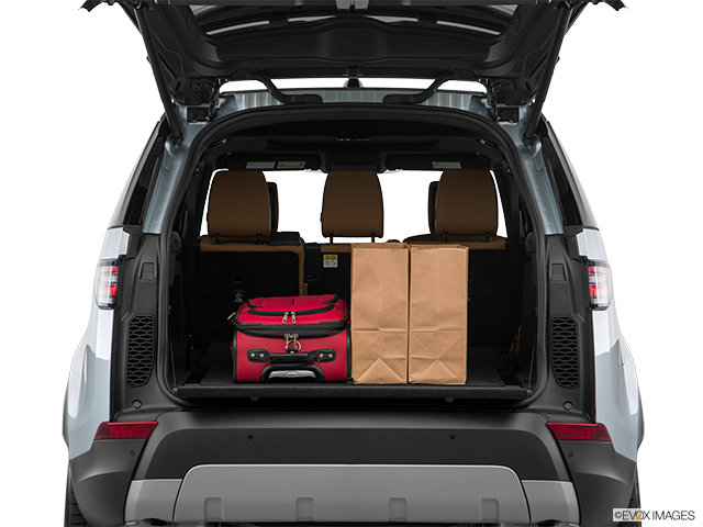 2018 Land Rover Discovery | Trunk props