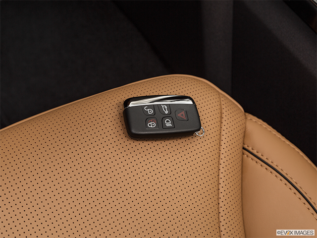 2018 Land Rover Discovery | Key fob on driver’s seat