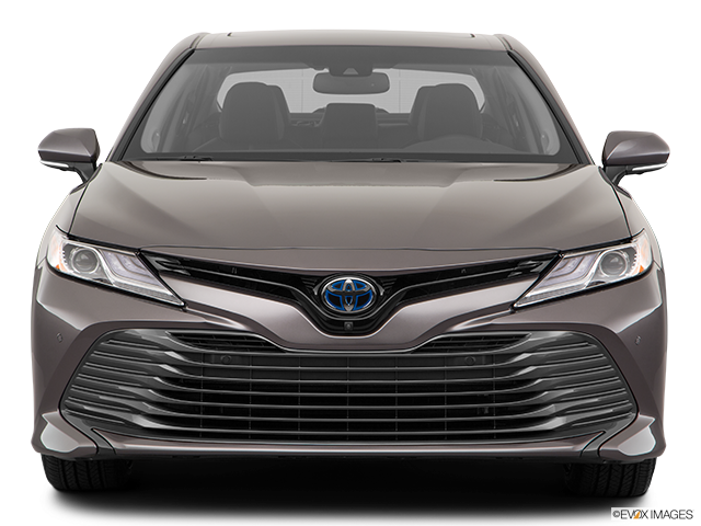 2018 Toyota Camry Hybrid | Low/wide front