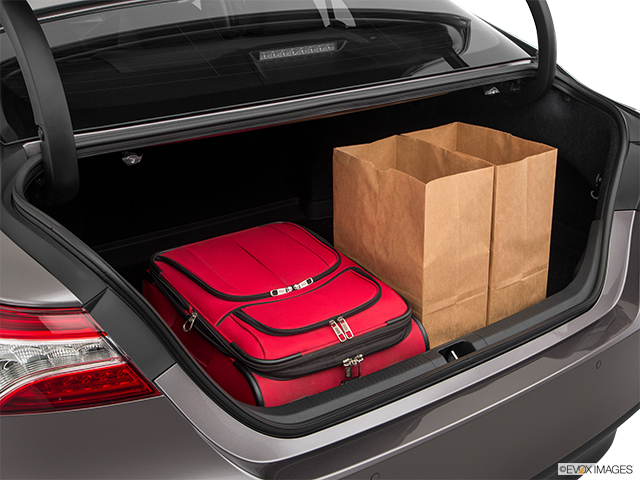 2018 Toyota Camry Hybride | Trunk props