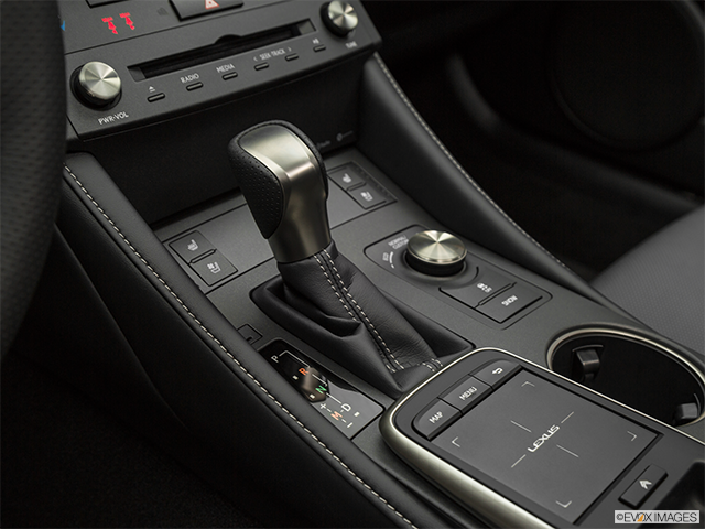 2018 Lexus RC 350 | Gear shifter/center console