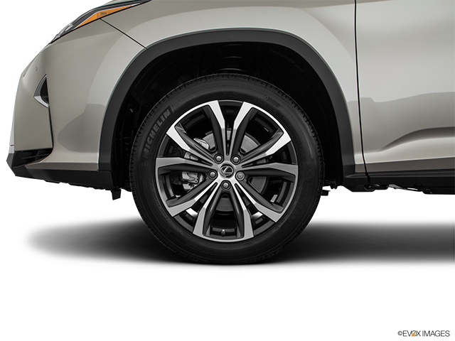 2018 Lexus RX 350L | Front Drivers side wheel at profile