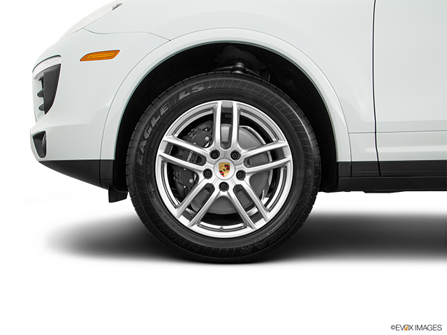 2018 Porsche Cayenne | Front Drivers side wheel at profile