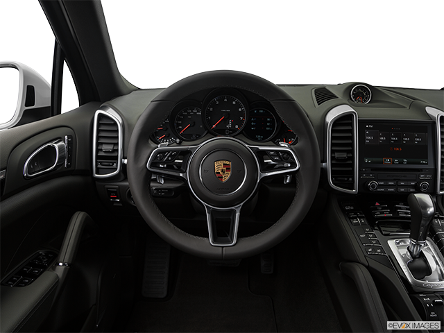 2018 Porsche Cayenne | Steering wheel/Center Console
