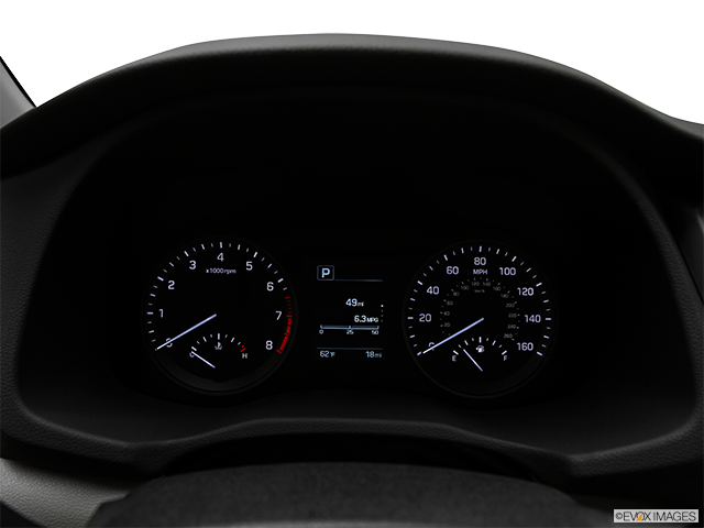 2018 Hyundai Tucson | Speedometer/tachometer
