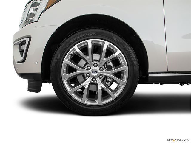 2018 Ford Expedition | Front Drivers side wheel at profile