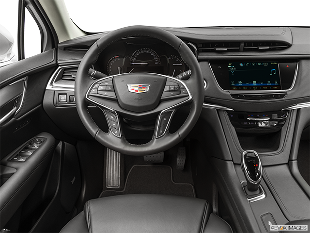2019 Cadillac XT5 | Steering wheel/Center Console