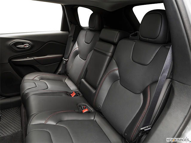 2019 Jeep Cherokee | Rear seats from Drivers Side
