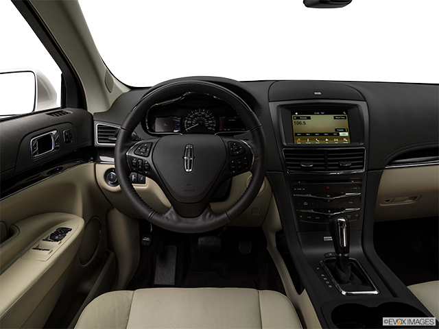 2019 Lincoln MKT | Steering wheel/Center Console