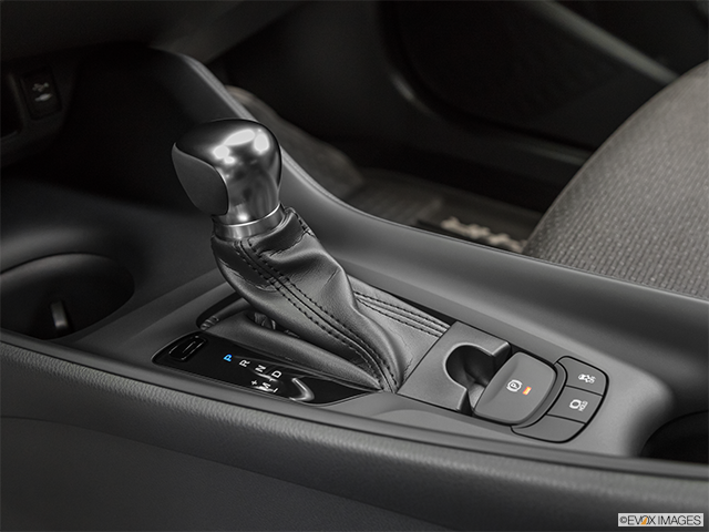 2019 Toyota C-HR | Gear shifter/center console