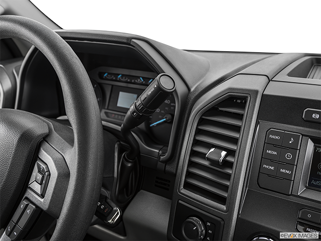 2019 Ford F-250 Super Duty | Gear shifter/center console