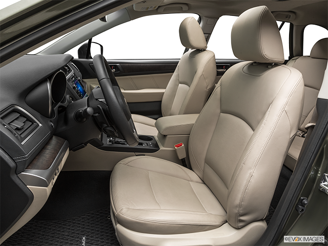 2019 Subaru Outback | Front seats from Drivers Side