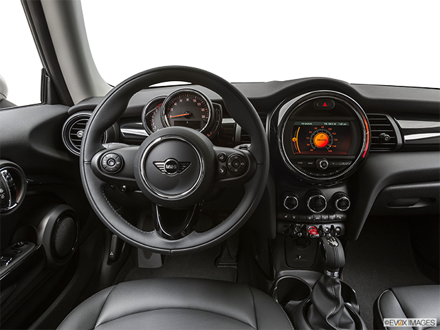 2019 MINI Cooper | Steering wheel/Center Console