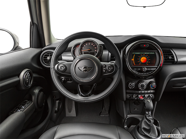 2019 MINI Cooper | Steering wheel/Center Console