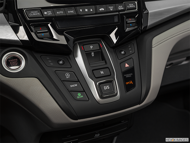 2019 Honda Odyssey | Gear shifter/center console
