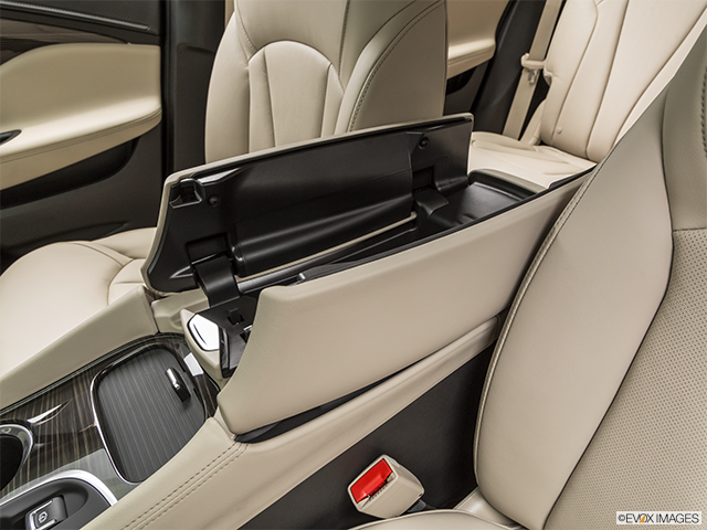 2019 Buick Envision | Front center divider