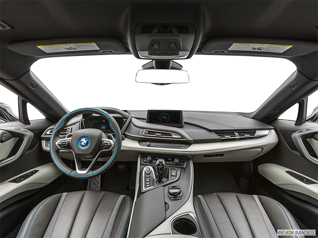 2019 BMW i8 | Centered wide dash shot