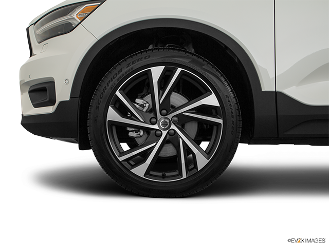 2019 Volvo XC40 | Front Drivers side wheel at profile