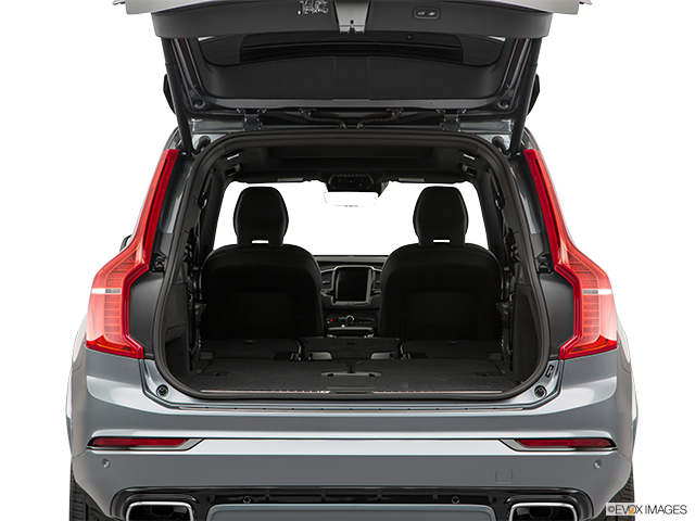 2019 Volvo XC90 | Hatchback & SUV rear angle
