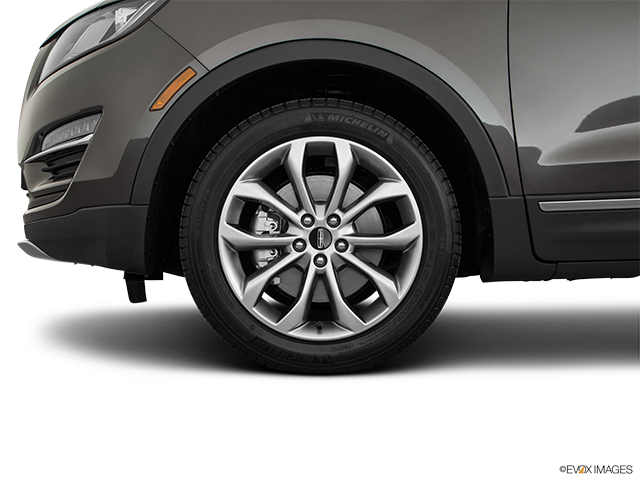 2019 Lincoln MKC | Front Drivers side wheel at profile