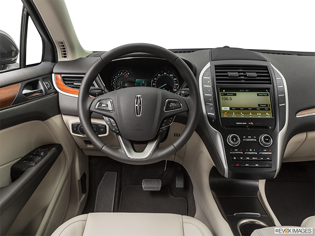 2019 Lincoln MKC | Steering wheel/Center Console