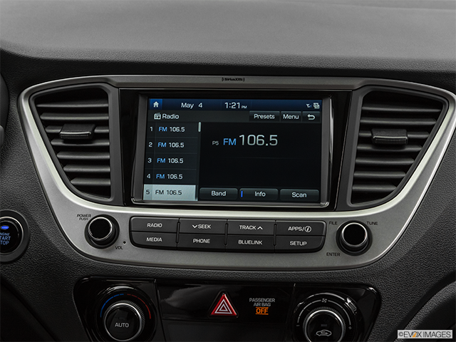 2019 Hyundai Accent Sedan | Closeup of radio head unit
