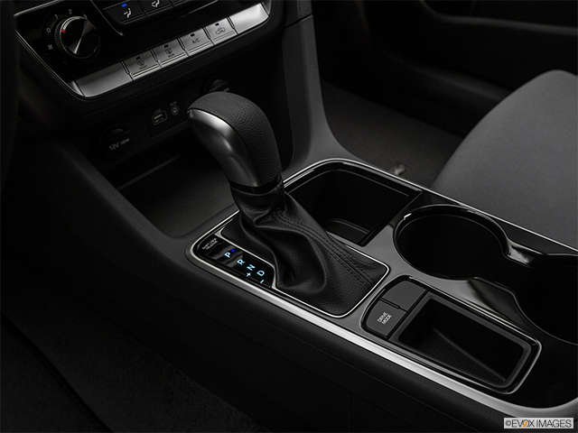 2019 Hyundai Sonata | Gear shifter/center console