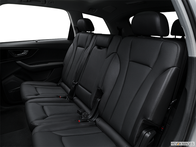 2019 Audi Q7 | Rear seats from Drivers Side