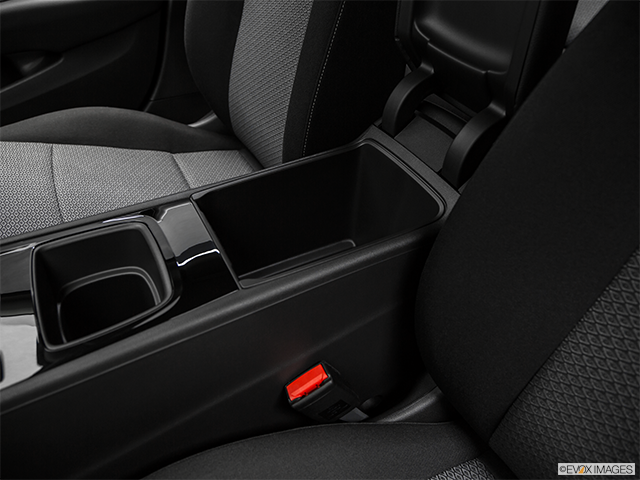 2020 Buick Regal Sportback | Front center divider