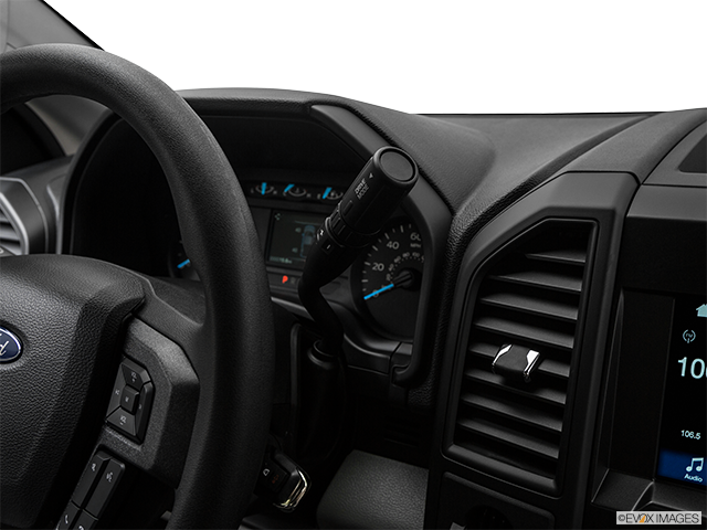 2019 Ford F-150 | Gear shifter/center console