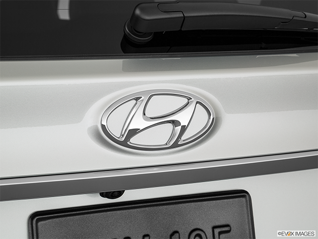 2019 Hyundai Santa Fe | Rear manufacturer badge/emblem