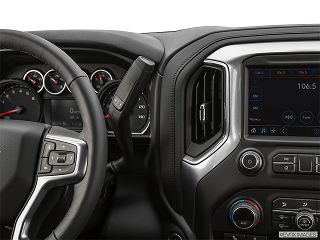 2019 Chevrolet Silverado 1500 | Gear shifter/center console