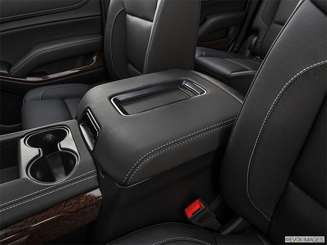 2019 GMC Yukon | Front center console with closed lid, from driver’s side looking down
